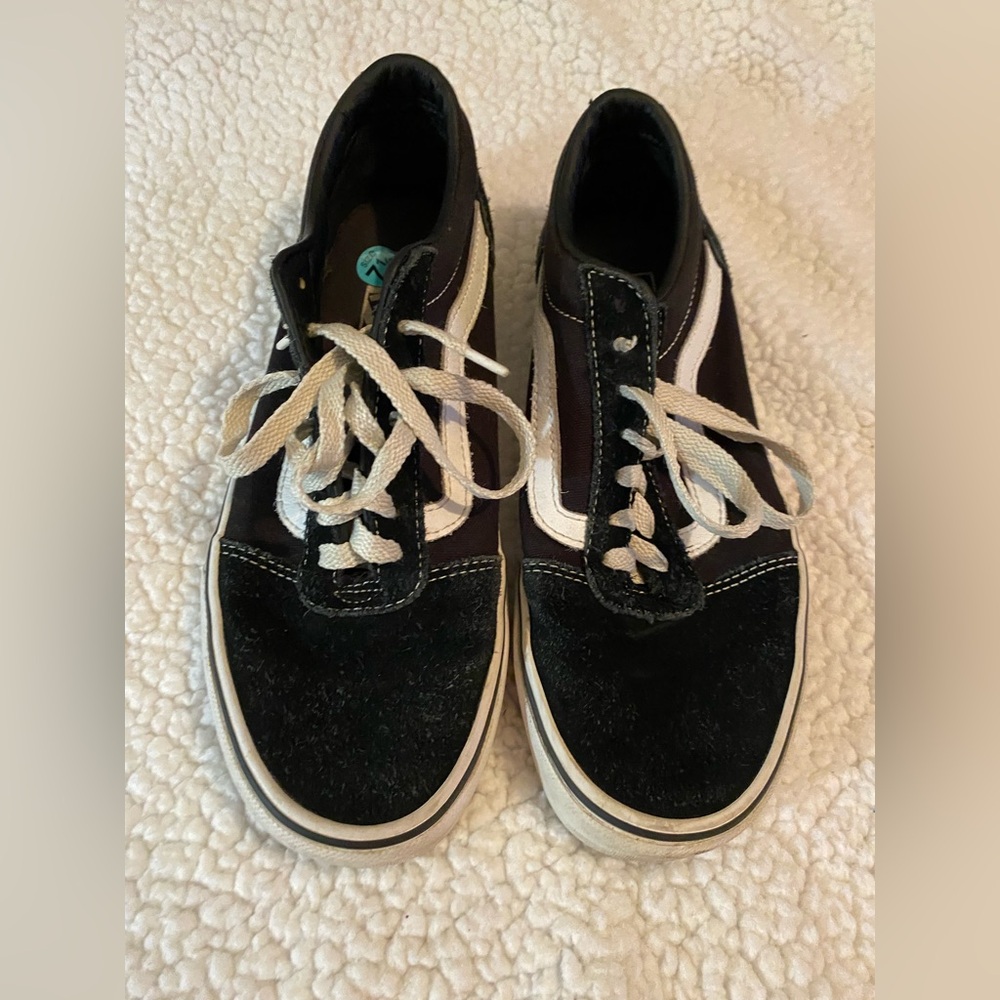 Vans Classic Black and White Shoes men’s 7.5